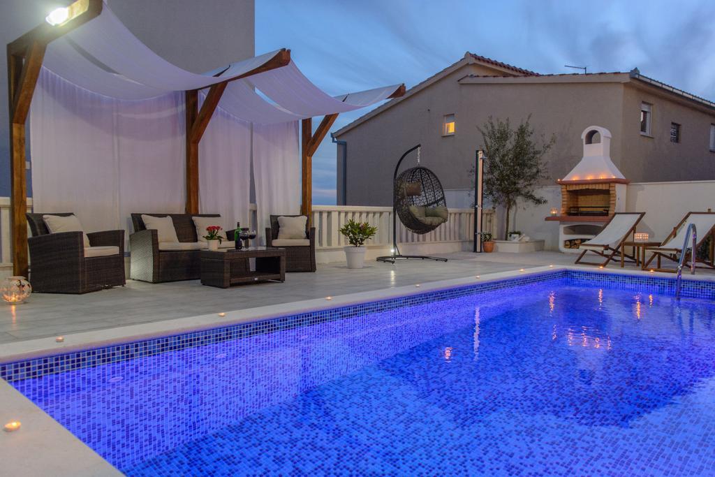 Apartments Villa Atlantis Trogir Exterior foto