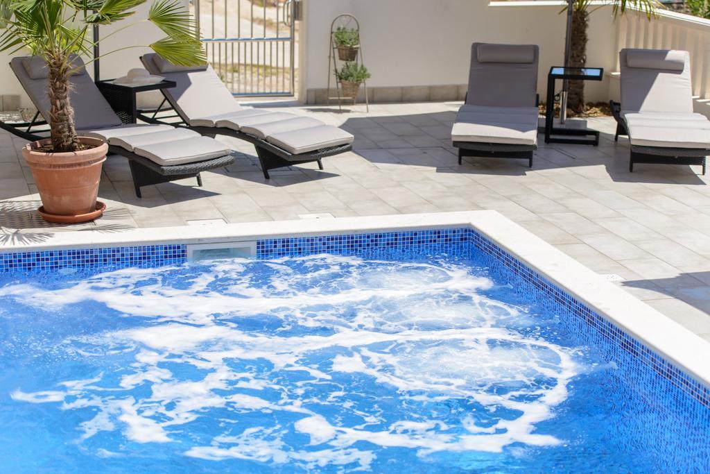 Apartments Villa Atlantis Trogir Exterior foto