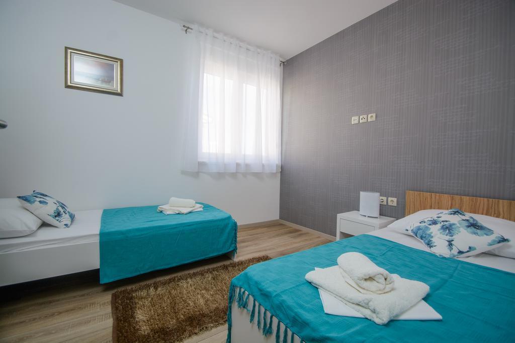 Apartments Villa Atlantis Trogir Exterior foto