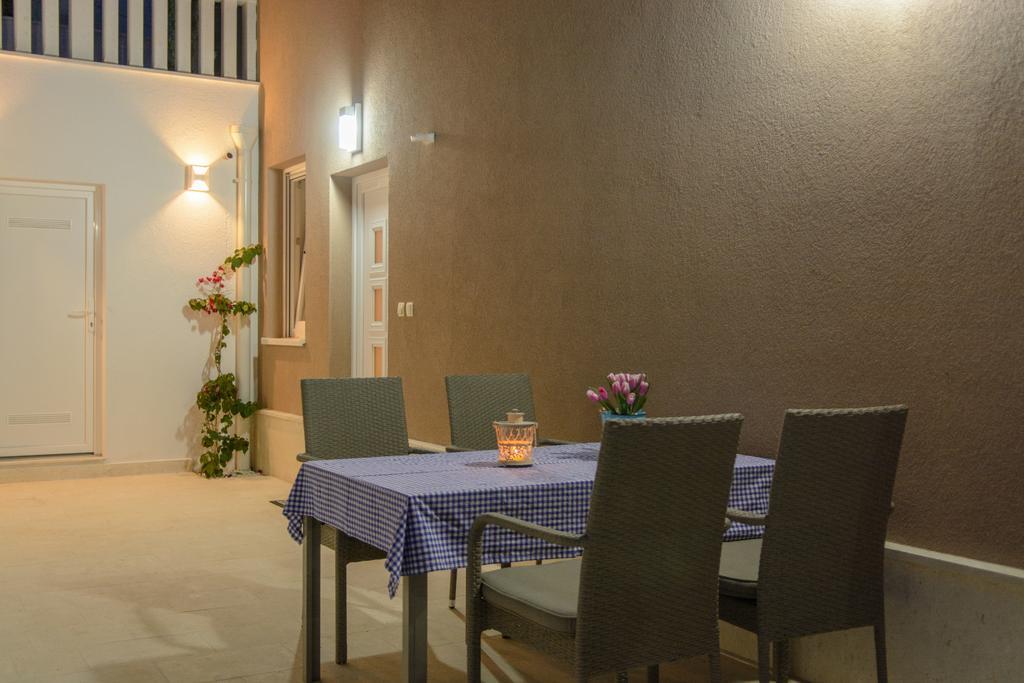 Apartments Villa Atlantis Trogir Exterior foto